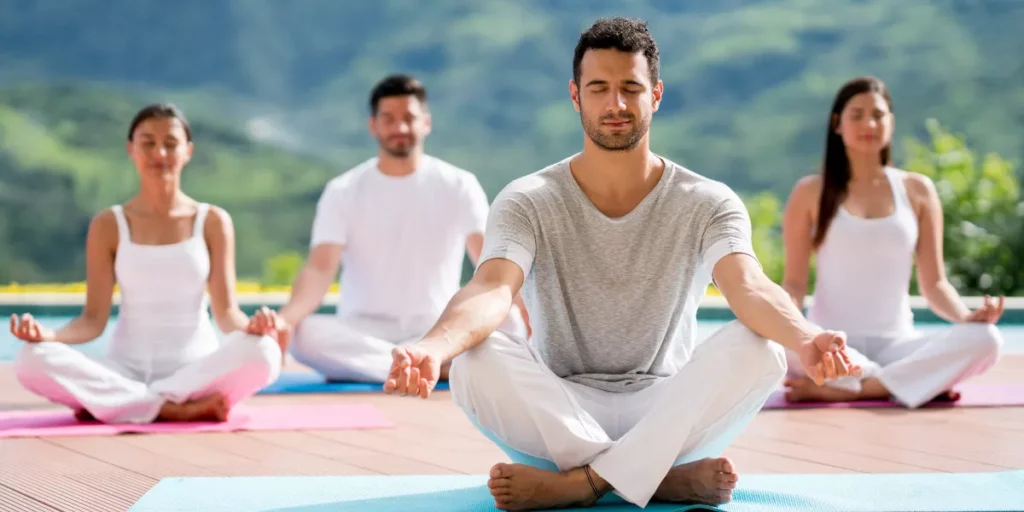 What Are the Benefits of Group Meditation Vs. Solo Practice? What Are the Benefits of Group Meditation Vs. Solo Practice?